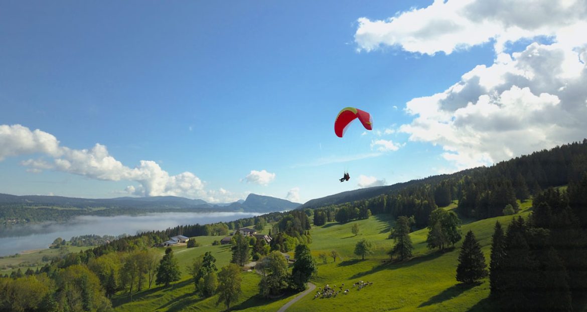 La Suspente, le vol en parapente  bi-place de la Vallée de Joux