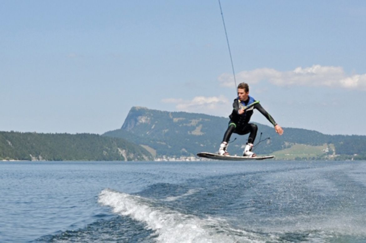 Les meilleurs Wakeboarders suisses sur le Lac de Joux – Un week-end vraiment «show»