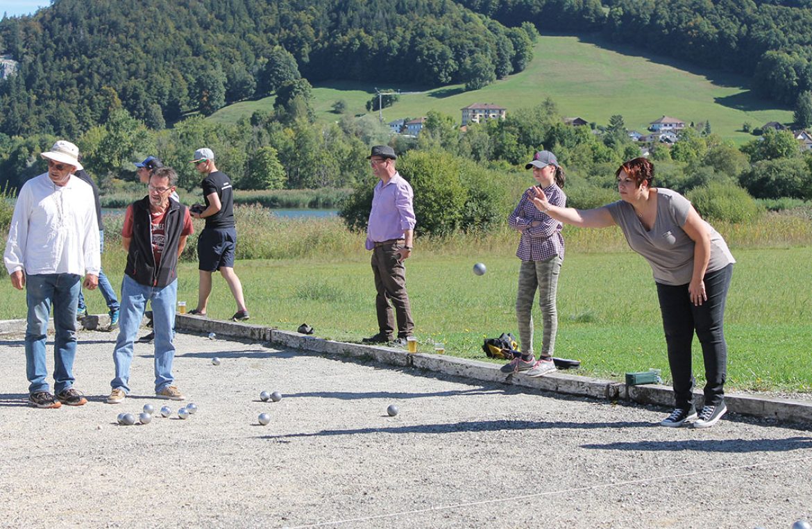 Soleil à gogo pour la pétanque aux Charbo….